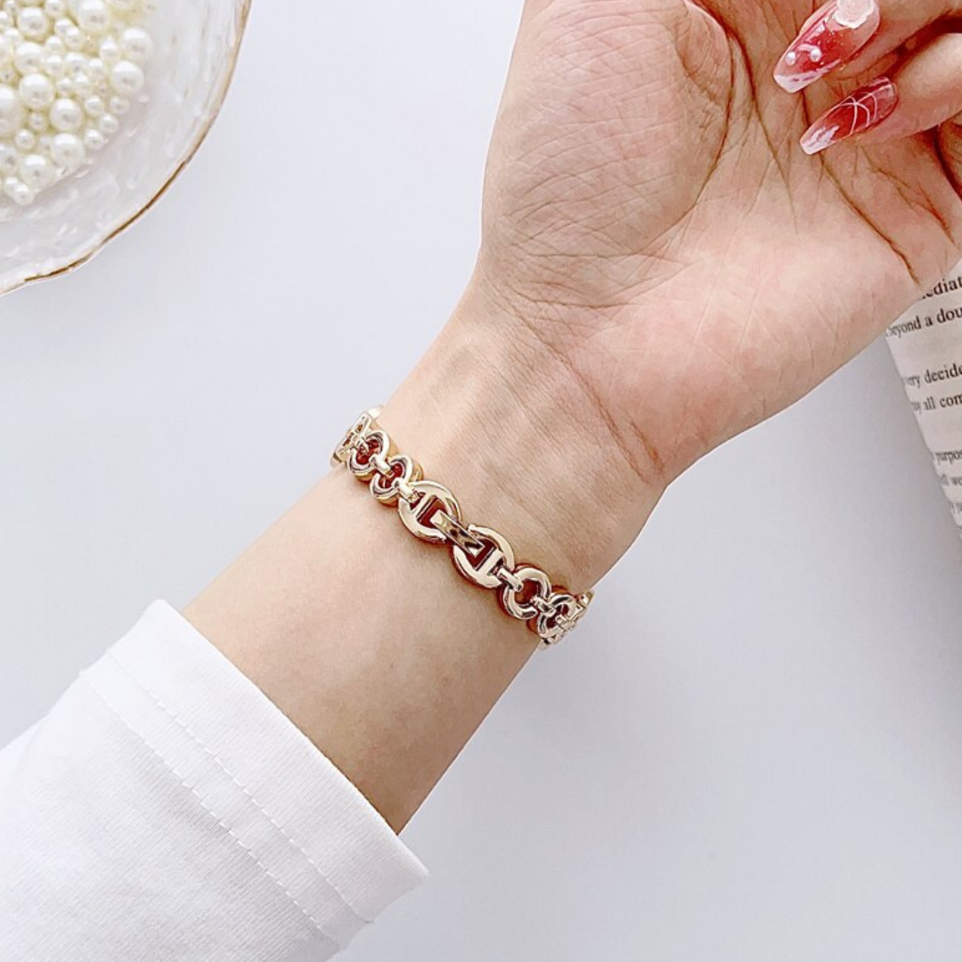 Babe Bands Premium Stainless Steel and Resin Dainty O-Chain Apple Watch Band.
